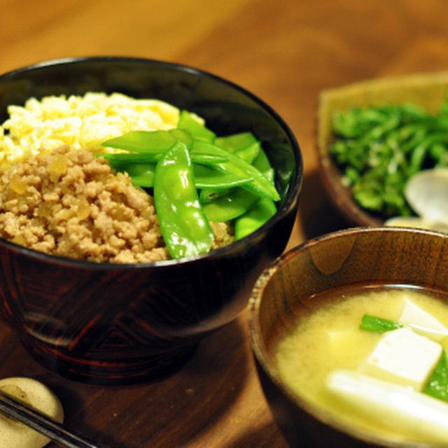 たくあん入り豚そぼろで3色丼