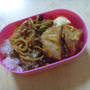 焼きそばと唐揚げのお弁当