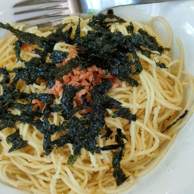 朝から作る夫の創作料理、ラーメン明太パスタ