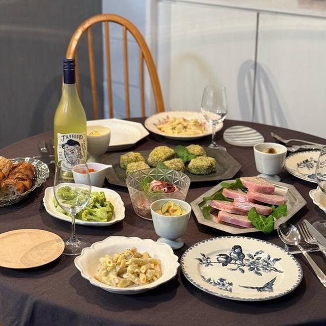 栗とゴルゴンゾーラのペンネ、豚ヒレ肉の香草パン粉焼きとか、お友だちと夜ごはん
