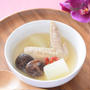 鶏の手羽先・冬瓜・クコの実のスープ　台湾の薬膳料理