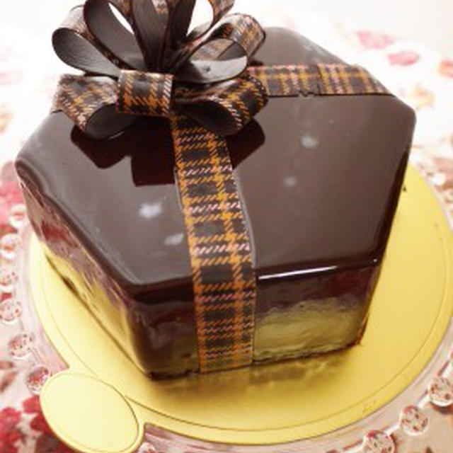 プレゼントボックスなケーキ ななちゃん Happy Birthday By くるみさん レシピブログ 料理ブログのレシピ満載