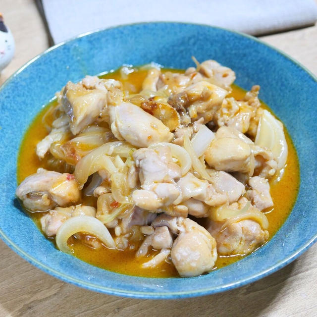 鶏と新玉ねぎのピリ辛しょうゆ炒め