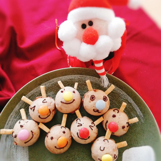 たこ焼き器でクリスマスおやつ トナカイちゃん大集合 ココアとバナナのまんまるホットケーキ By むろざきさゆり ぺぽ さん レシピブログ 料理ブログのレシピ満載