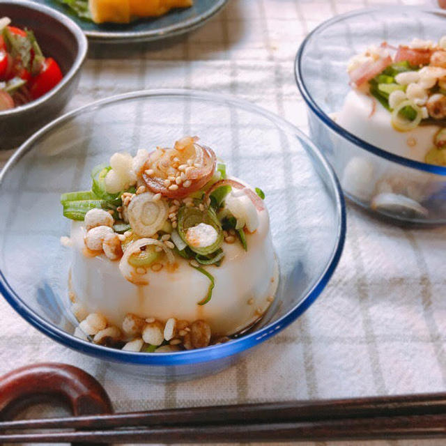 サクサク食感がやみつき♡天かすのせ冷奴