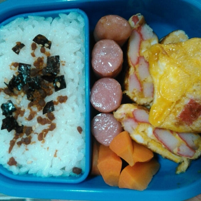 幼稚園のお弁当はカニカマ卵焼き