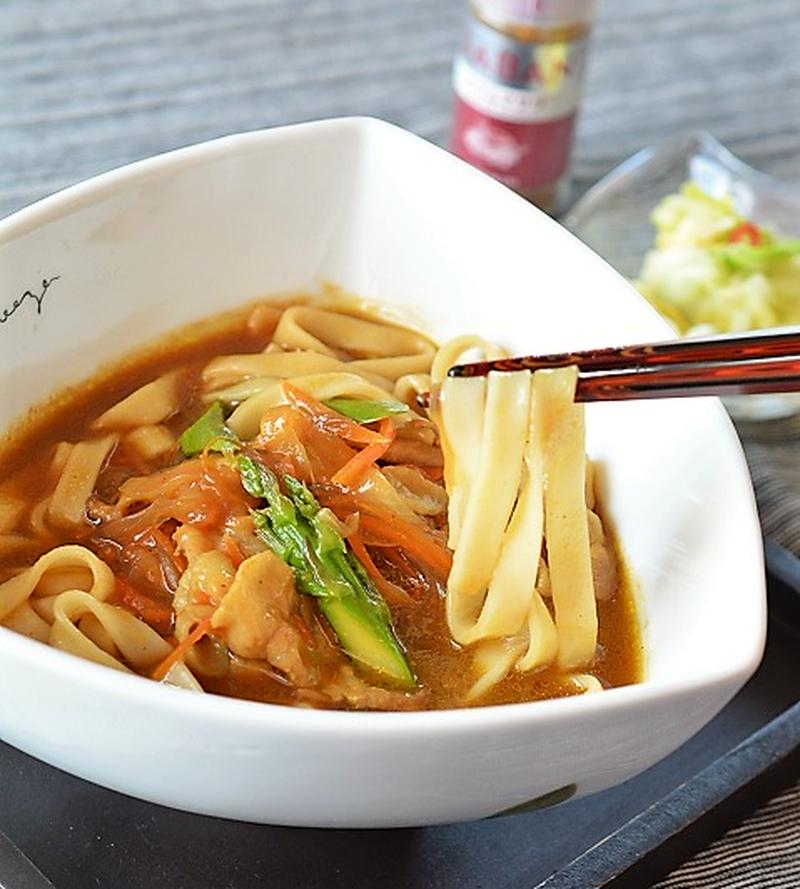 香り華やか！ガラムマサラでおとな味のカレーうどん♪