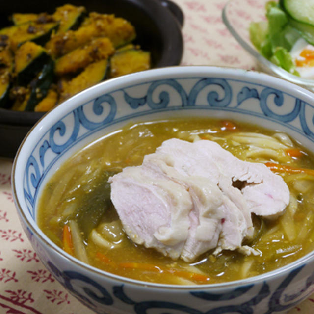 ゆで鶏みそカレーうどん。ガーリックごまかぼちゃの晩ご飯。