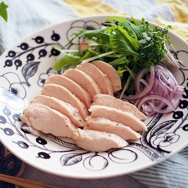 お鍋に入れてほったらかすだけ！しっとり美味しい鶏むね肉。