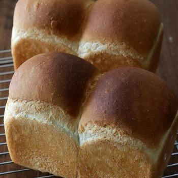 きょうの山食も旨パン職人で！と、今どきのミキサー