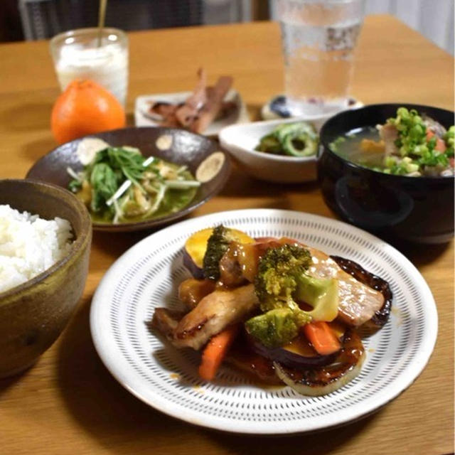 【カレージャンダレチキン丼】#簡単#丼もの#鶏肉#お弁当　…お年頃よね。