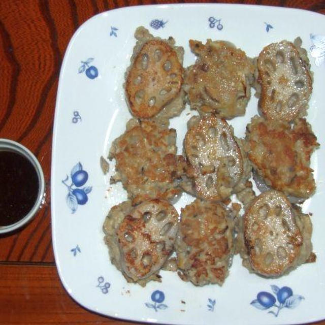 レンコンの煎り焼きと大根サラダ