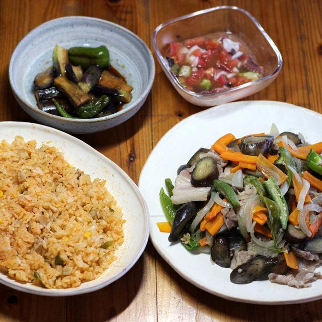自家栽培ナス・オクラ入り肉野菜炒めほか。