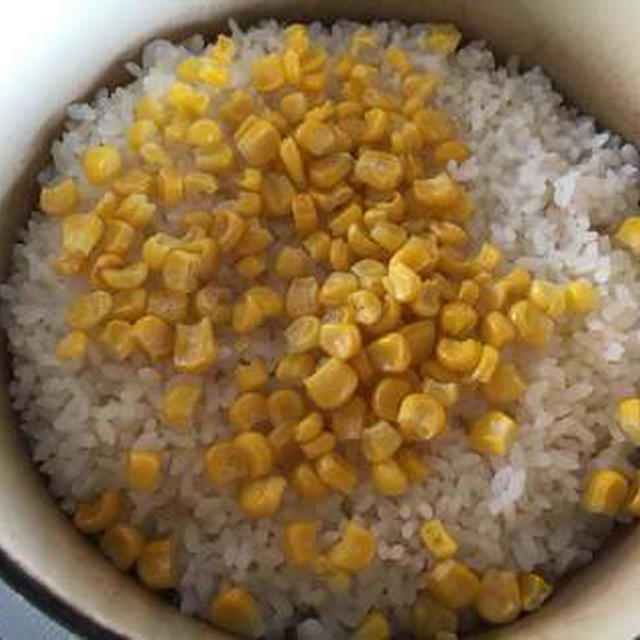 ココットロンドで冷凍コーンご飯