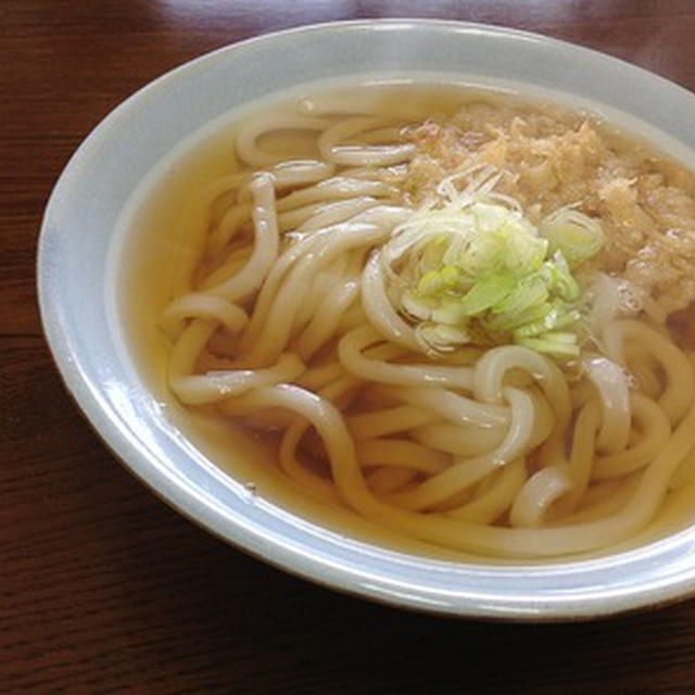 今朝はちょっと贅沢な「かけうどん」
