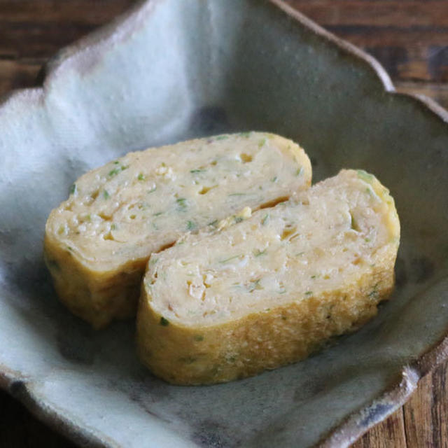 フライの余りものでかさ増ししちゃおう！パン粉入り青のり卵焼き