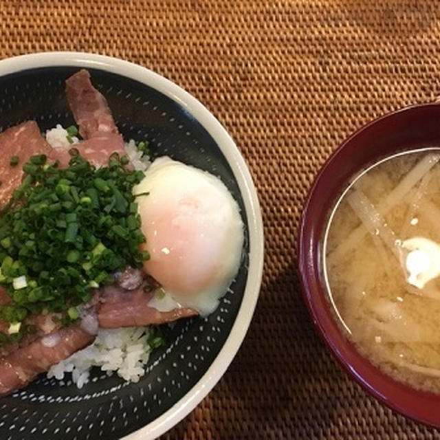 ローストビーフ丼にシェパーズパイ