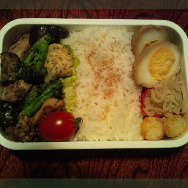 チキンとごろごろ野菜のイタリアン炒め弁当