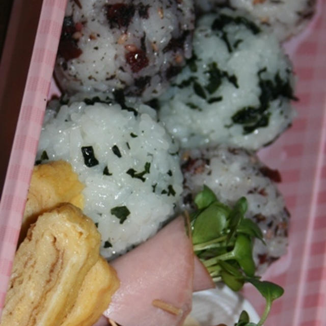2月2日　　コロコロおにぎり＆玉子焼弁当