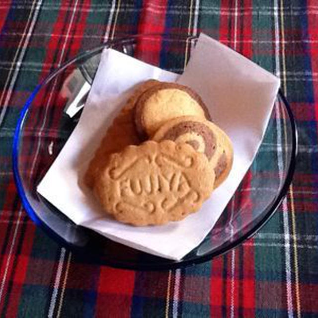端正な焼き菓子