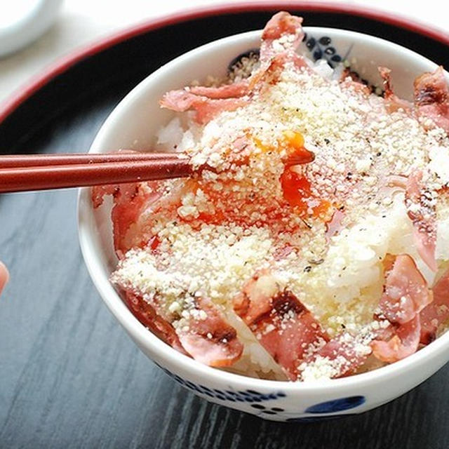 正月お勧めのコラボ飯！【レンチン＆トースターで出来る】玉子×お肉の簡単丼