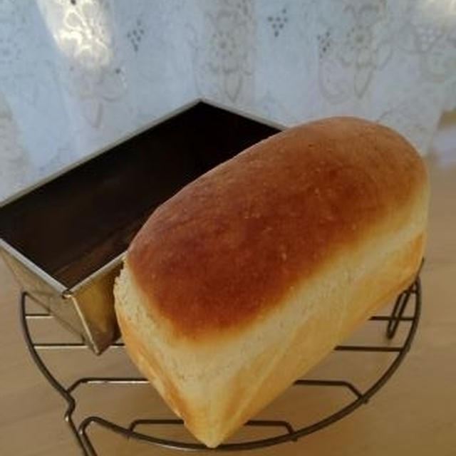 バターリッチな塩麴食パン♪