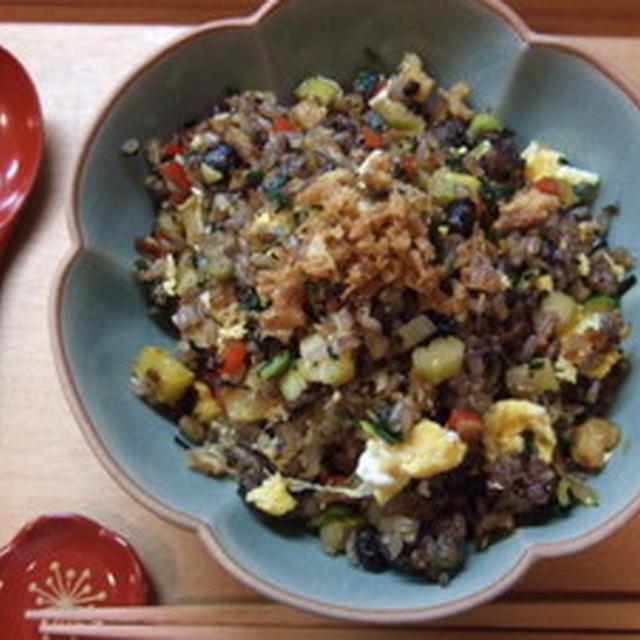 タイのパイナップルチャーハン