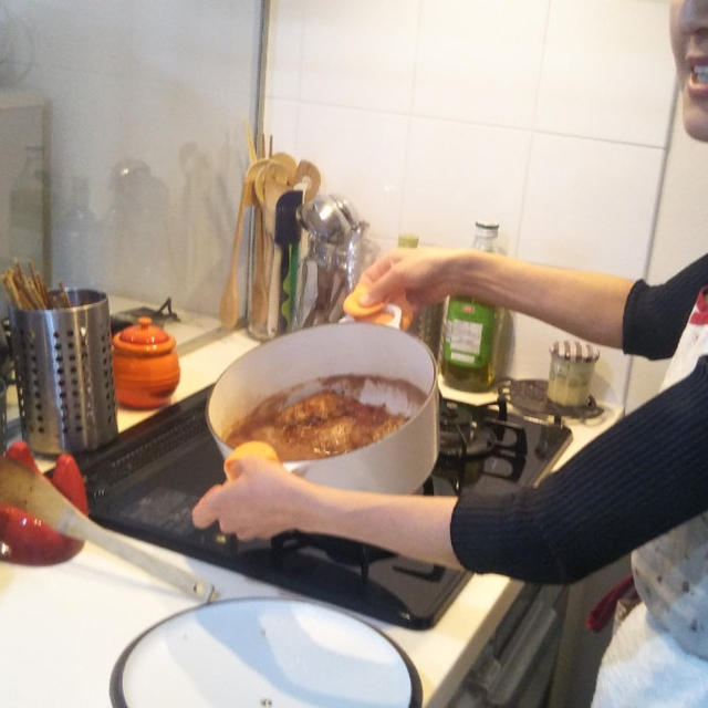 ルクルーゼのロンドで煮込みハンバーグ