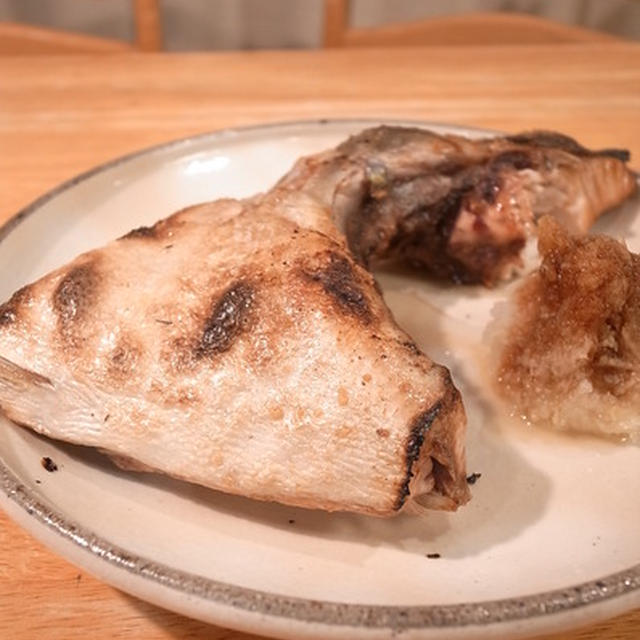 ぶりかま焼きを、家族でちくちく食べる夜｜武士の献立見ながら、その時代の食に想いを馳せる