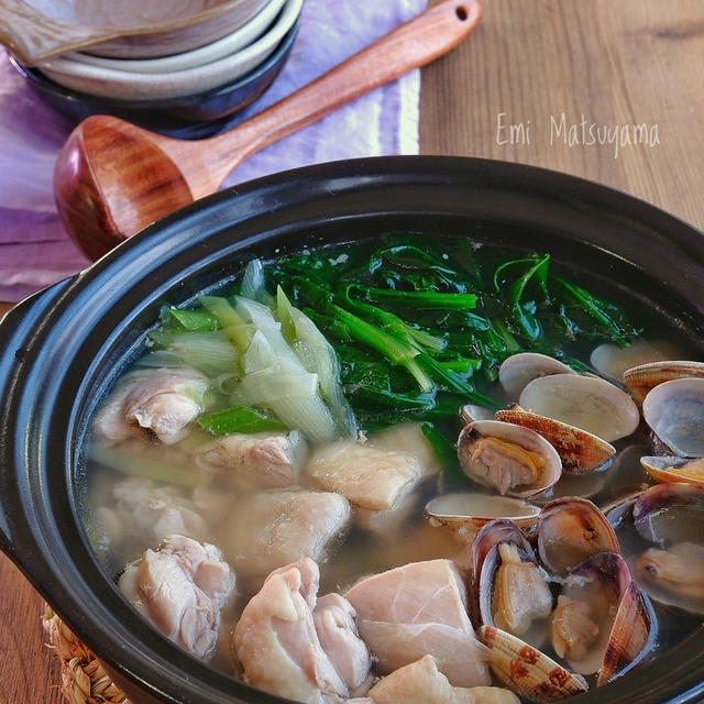 あさりとほうれん草の鶏鍋