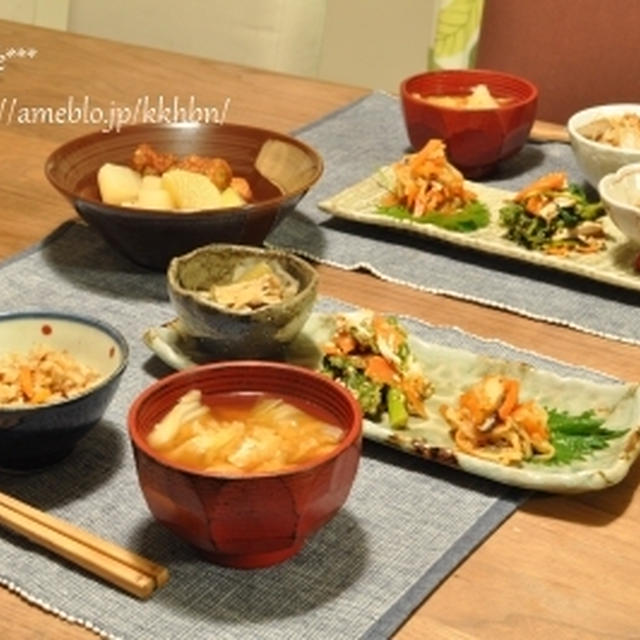 【鶏牛蒡の炊き込みご飯とちょこちょこプレート】