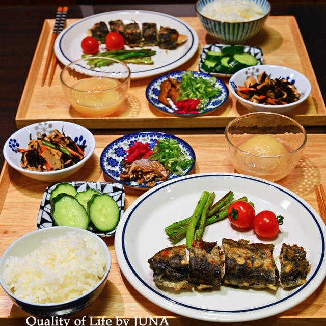 作りおきを活かした盆ごはん（作ったのは黒い物体のお皿だけｗ）