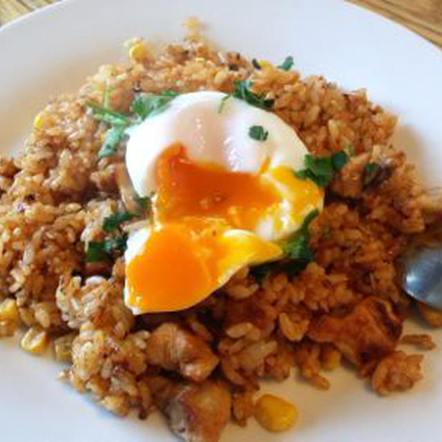 簡単節約［お昼ご飯］残り物でドライカレーピラフの作り方