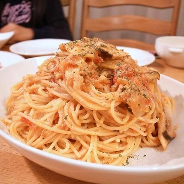 ちょっとしたコツで美味しくなるパスタ。エリンギとブロッコリーとツナのトマトソースパスタ