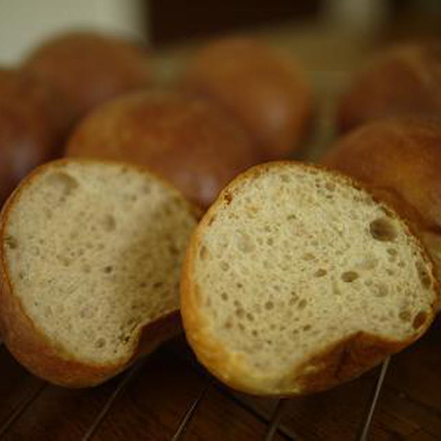 大豆粉のパン（ライ麦粉入り）