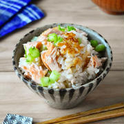 秋のご馳走♪麺つゆで簡単【秋鮭の炊き込みご飯】