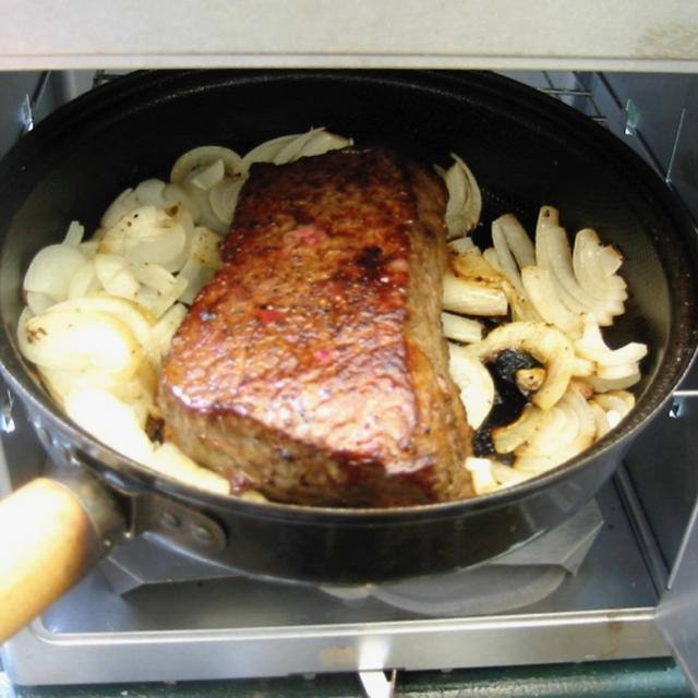 キャンプ飯　キャンプオーブンならおしゃれなメニューが増えます。たぶん。