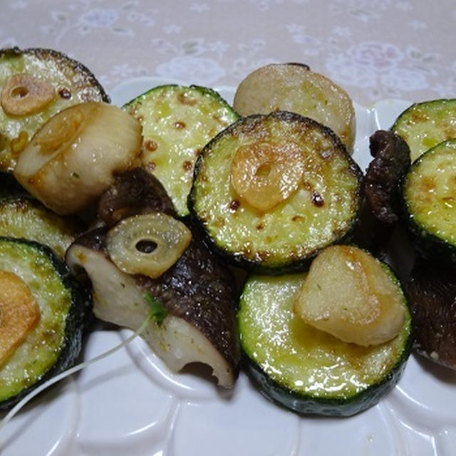 ズッキーニとエリンギのガーリック炒め　生姜焼き