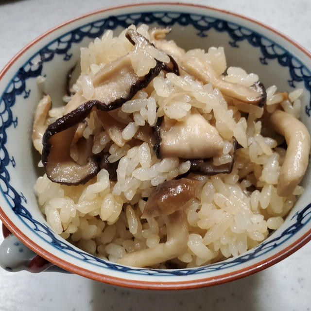 今日の晩ごはん～きのこご飯～