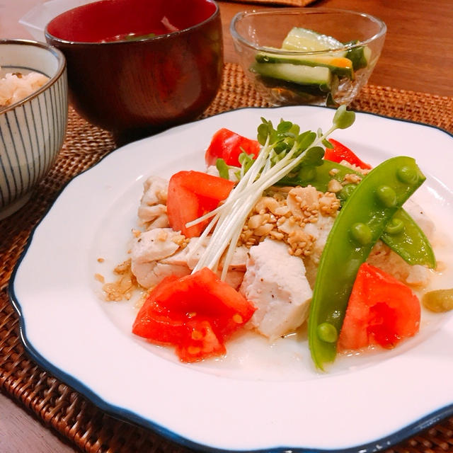 ヘルシー♡蒸し鶏のさっぱりナッツソース＊やっと見つけた器