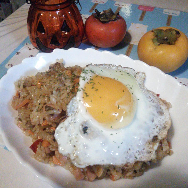 イカリとんかつソースで、うまっ！ソース炒飯！！