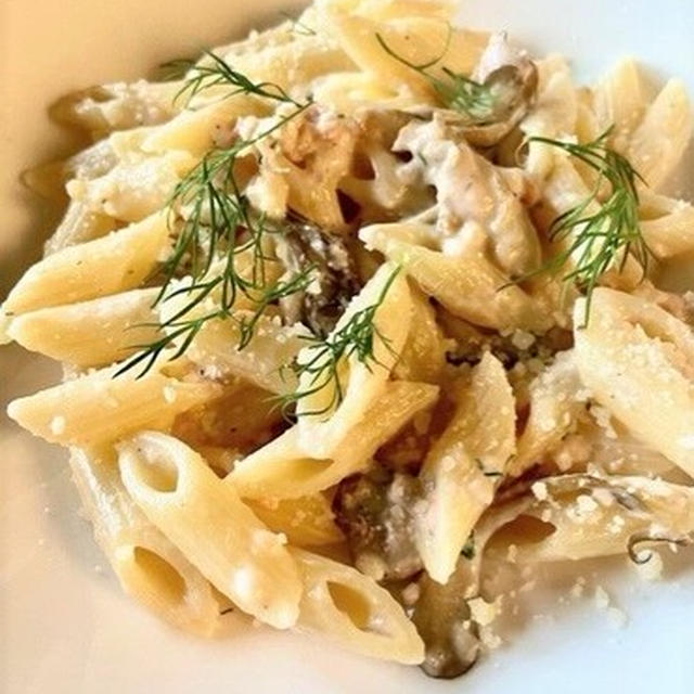 Penne alla crema con salmone 鮭のクリームソースのペンネ