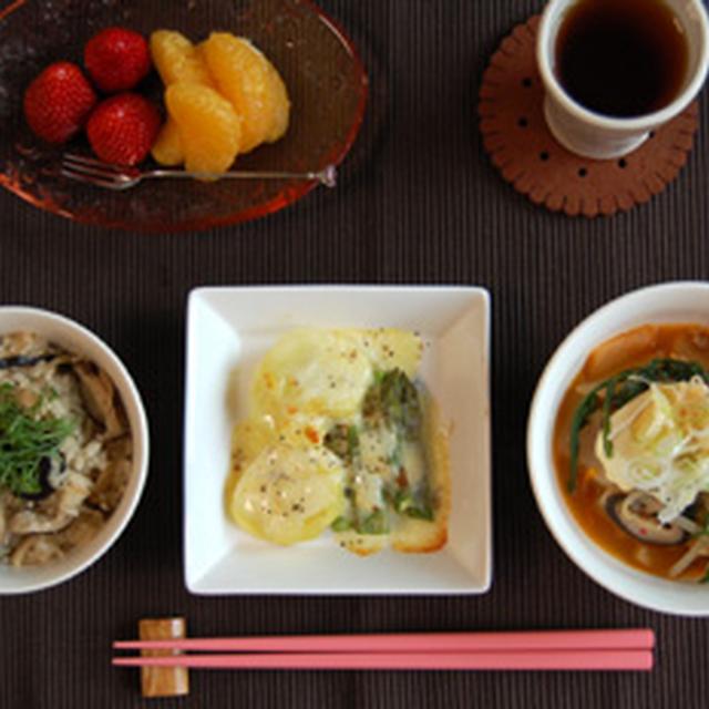 キノコご飯と豆腐チゲ、ポテトグラタン