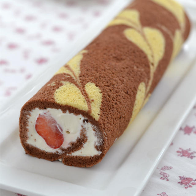 ご参考までに♡チョコハートロールケーキ。動画は【ぽっきり板チョコクッキー】