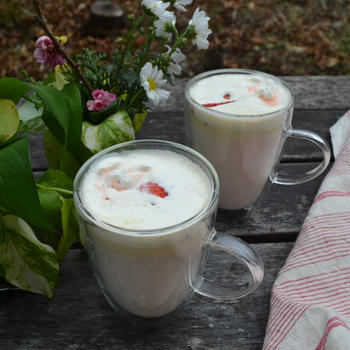 Strawberry Hot Chocolate ストロベリーホットチョコレート