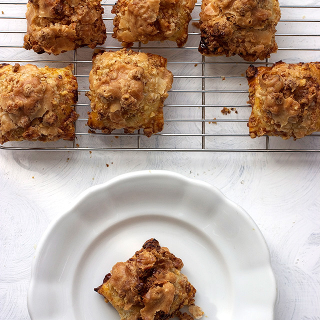 Apple pocket pie