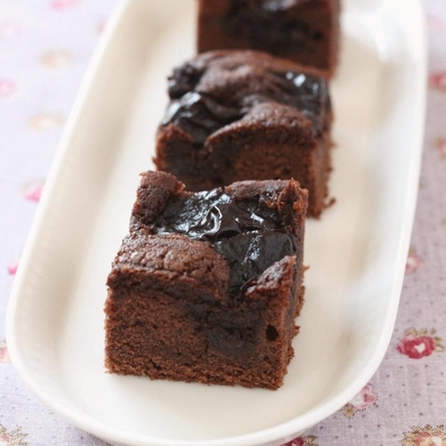 ダークチェリーのしっとりチョコケーキ*