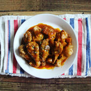 【簡単！炊飯器レシピ】レトルトカレーで♪とり手羽元のカレー煮込み