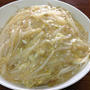 今日のお昼は「玉子もやし丼」