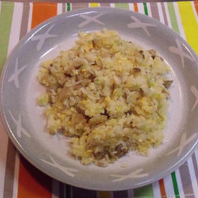 滋味深い美味しさが魅力的です！！いぶりがっこの卵炒飯